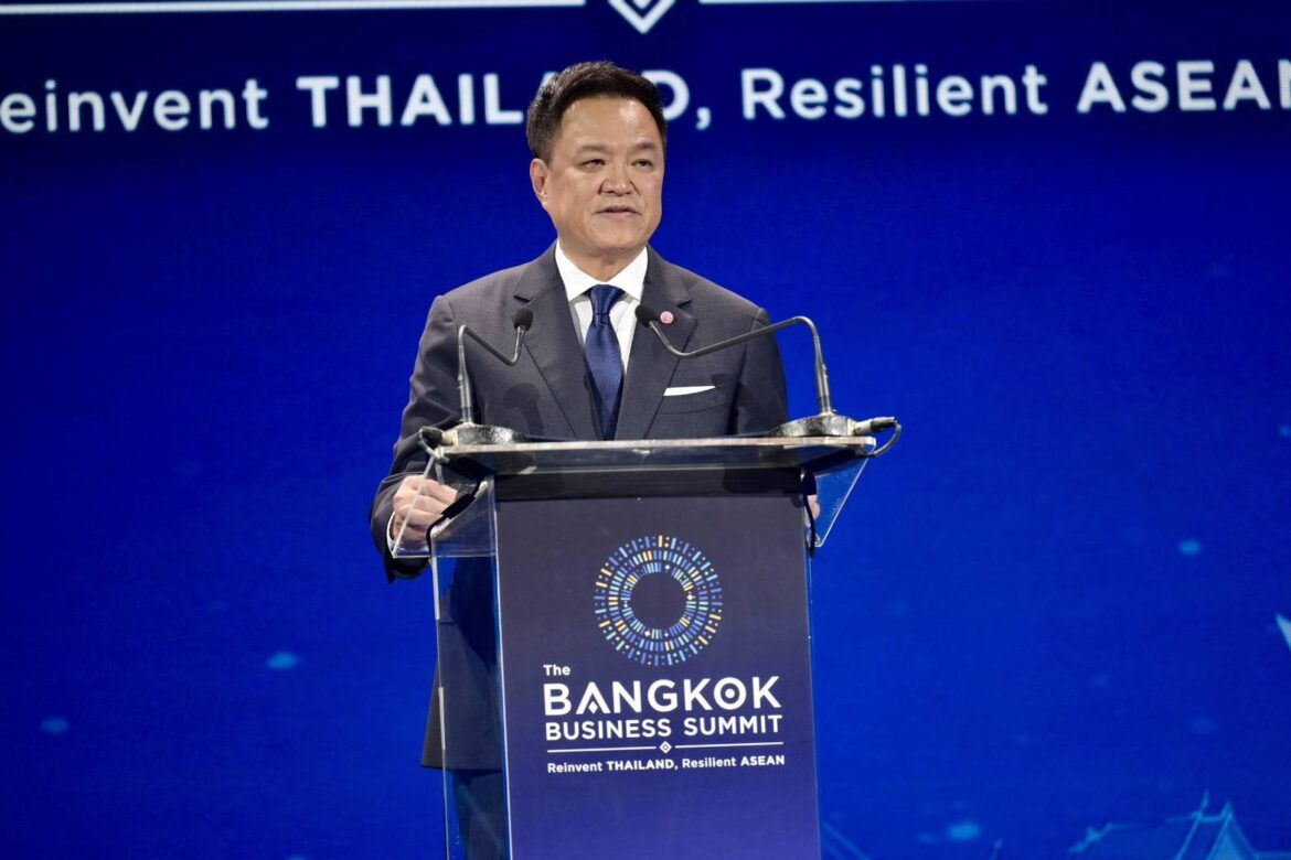 นายกฯ ชูไทยศูนย์กลางเศรษฐกิจเชื่อมภูมิภาค ดึงลงทุนอุตสาหกรรมแห่งอนาคต